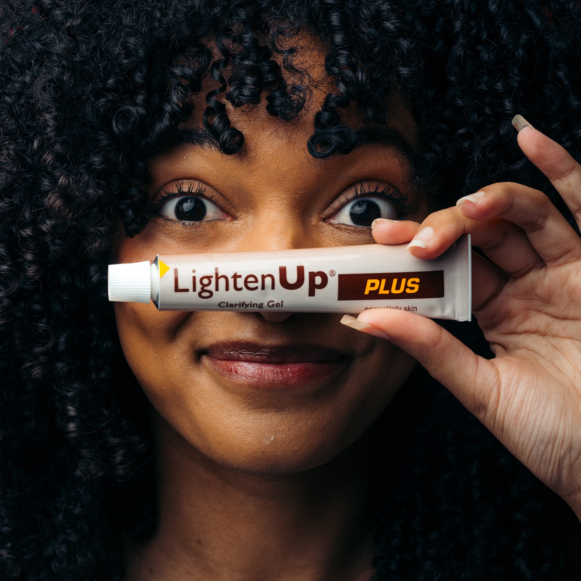 Omic LightenUp PLUS Clarifying Gel Tube - 30g / 1 Oz